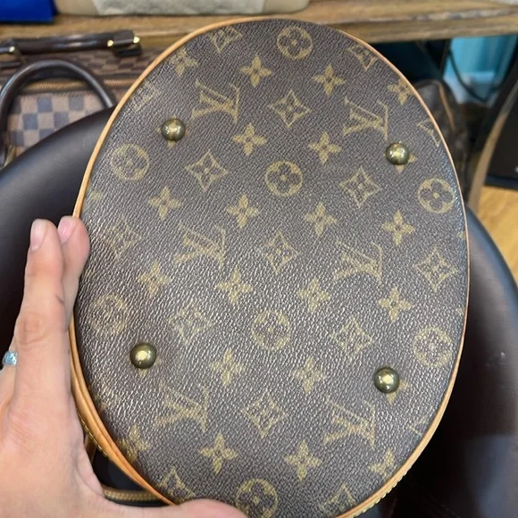 Louis Vuitton Bucket Monogram Shoulder - Picture 4 of 5